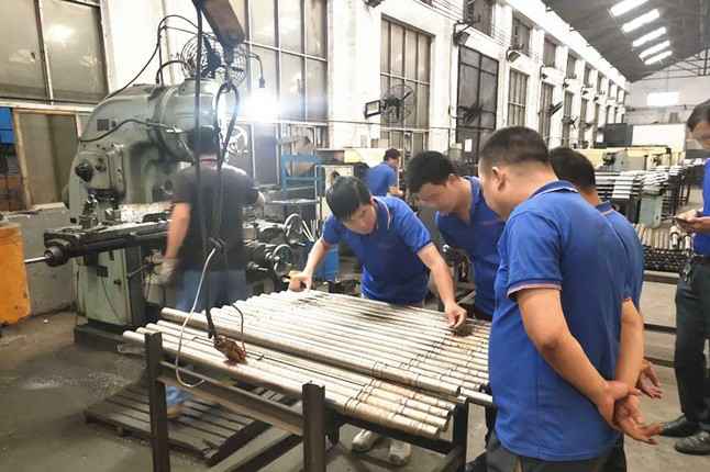 世界杯下单网站-世界杯(中国)每周对各个工序进行质量监督检验的现场。